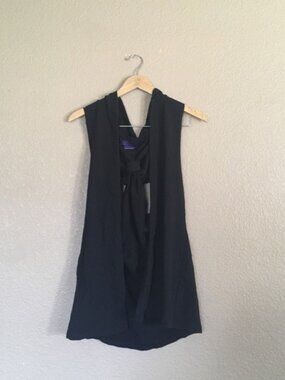 Hooded sleeveless cardigan